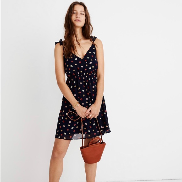 Madewell Dresses & Skirts - Madewell Ruffle-Strap Wrap Dress
